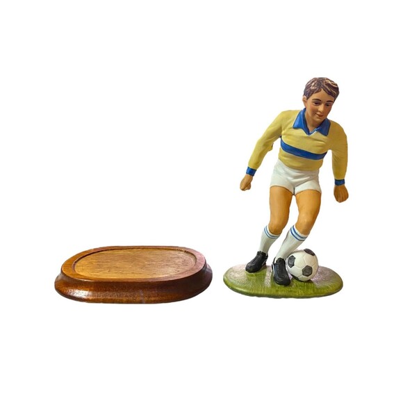 Vintage Andrea by Sadek Soccer Player Figurine w/Stand Hand Painted - Picture 6 of 12